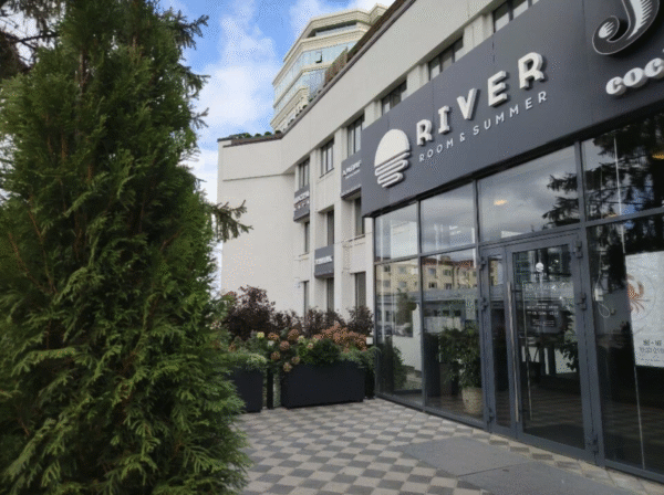 Снимок экрана 2026-02-20 в 22.47.32 River Room & Summer